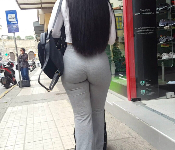 Amazing round booty in grey leggings shaking like crazy - Candid Best